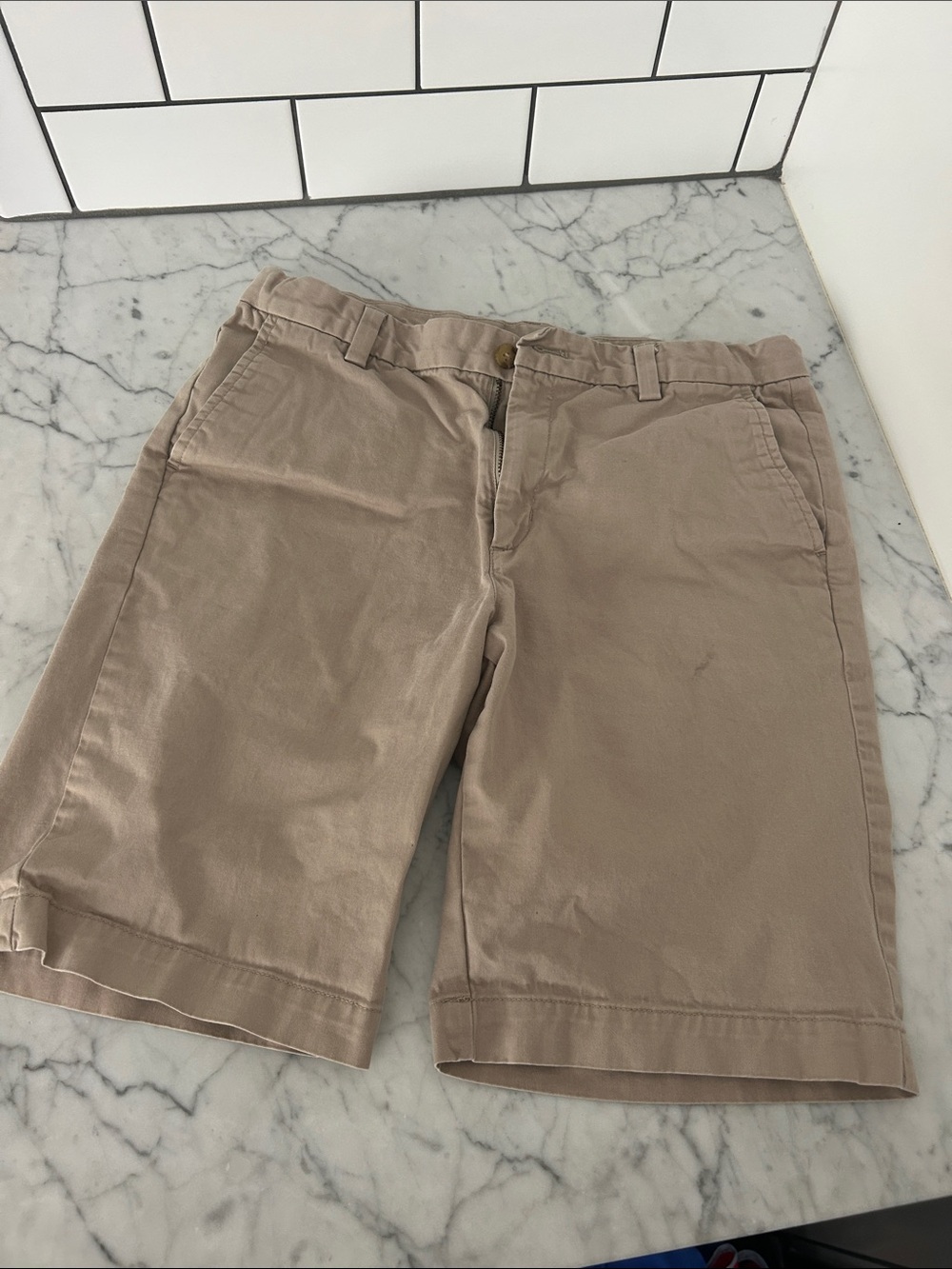 Vineyard Vines Men’s Tan Flat-Front Shorts